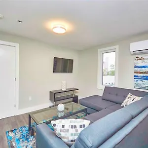 Luxury Boutique Two Bedroom 3a Canada