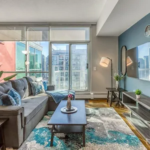 Cozy 2br With King Bed And Views Apartment Calgary